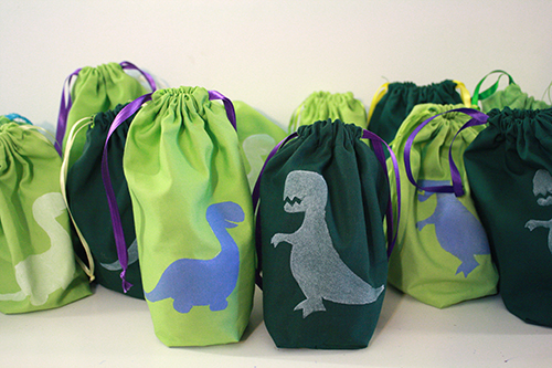flat-bottomed drawstring bags (treat bags, dice bags, etc.)