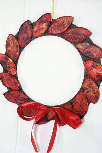 14 Cool Christmas Ribbon DIYs To Try Right Now - Shelterness